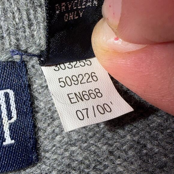 GAP Gray Fair Isle V-Neck Lambs Wool Blend Sweater - Picture 3 of 5